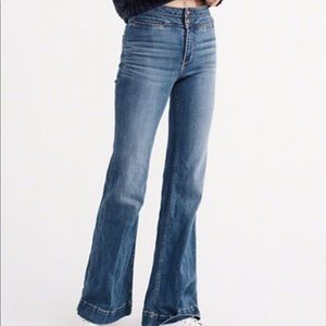Abercrombie Wide Leg Flare Jeans (WORN ONCE)
